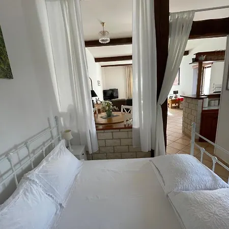 D'ecosse Apartamento Azille